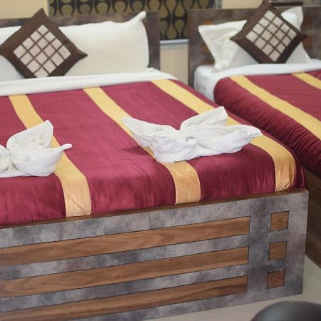 Recline Hotel And Restaurant Gauripur Esterno foto