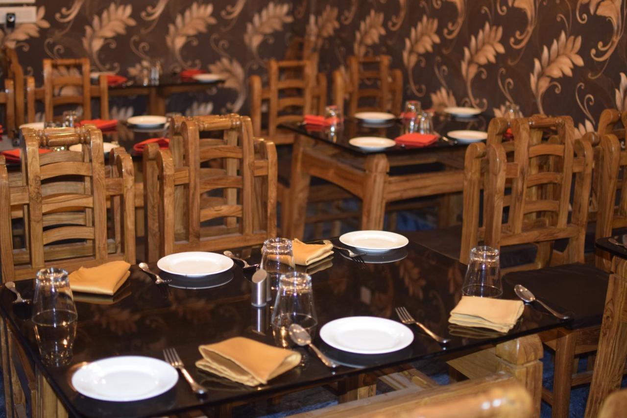 Recline Hotel And Restaurant Gauripur Esterno foto